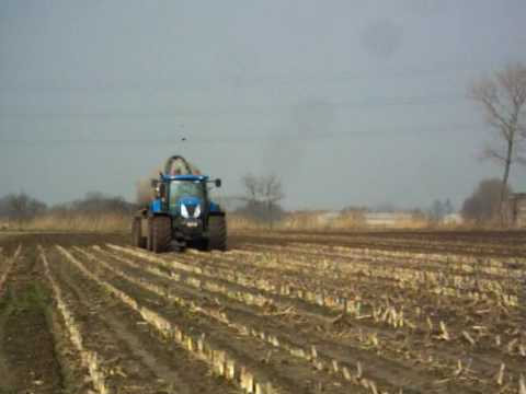 Van de voorde drijfmest aan het voeren T7050 en Dewa