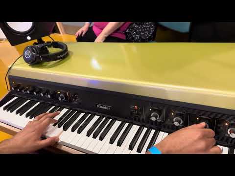 Playing the Rhodes MK8 at SynthFest UK 2023