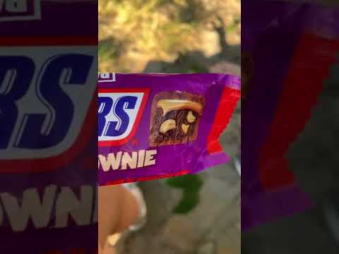 Snickers Peanut Brownie Chocolate Bar 44g ~ yum