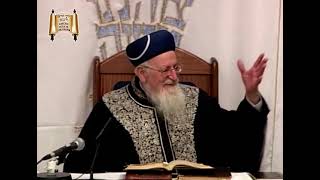 הלכות חג השבועות - מתן תורה - מרן הרב מרדכי אליהו (הרב מרדכי אליהו זצ"ל) - התמונה מוצגת ישירות מתוך אתר האינטרנט יוטיוב. זכויות היוצרים בתמונה שייכות ליוצרה. קישור קרדיט למקור התוכן נמצא בתוך דף הסרטון