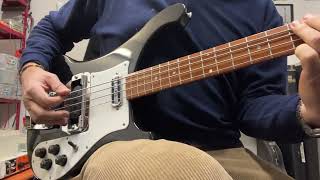 Video thumbnail for 1995 Rickenbacker 4001 V63 Jetglo by Bambibau