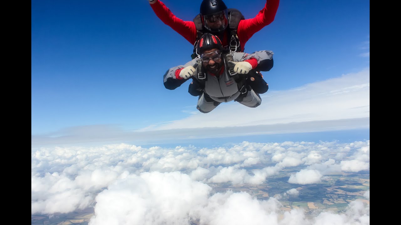 13,000 ft Sky Diving @ Hinton Sky Diving Centre Ltd