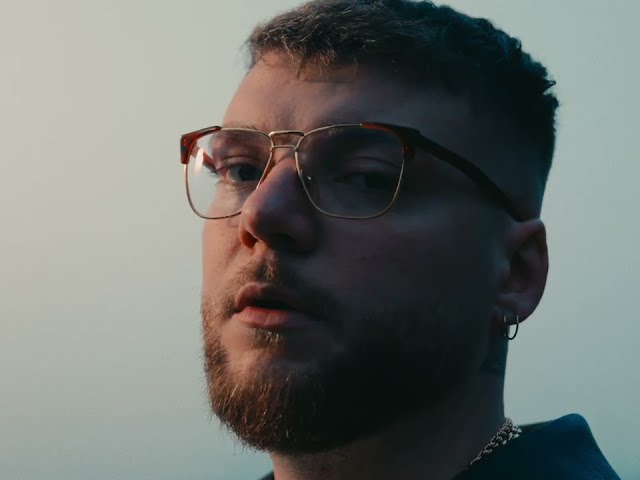 Video zu 'Por Si Muero Manana' ansehen