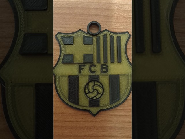 Vídeo relacionado con FC Barcelona - Llavero f.c. Barcelona Escudo Plateado (Llavero)