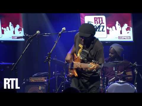 Richard Bona - Three views of secret en live dans RTL Jazz Festival présenté par Jean-Yves Chapero