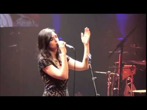 לירז צ'רכי במופע שפת אם 2015 היכל התרבות ראשון לציון