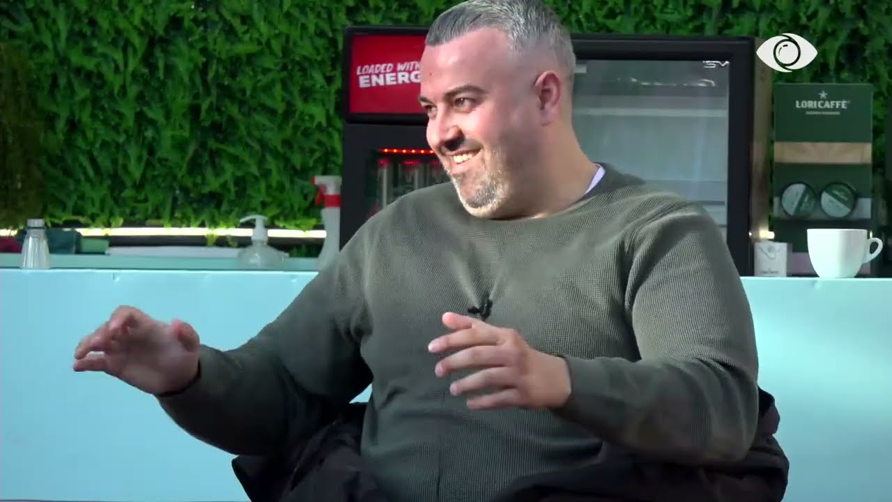 Një puthje…/ Rogerti i drejtohet Mateos dhe Brikenës