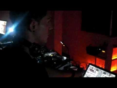 Álvaro Guerra (Dj Varo,Intensa Music) desde Sevilla en Algeciras en New Élite Hora Joven, 22-10-11