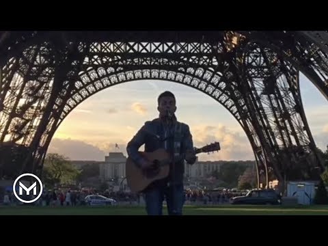 Fast Car - Tracy Chapman (cover by Yuri Menna @Eiffel Tower Paris)
