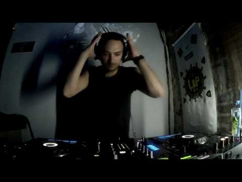 Up Shot Bar Live Sessions #017 - Ekin Kalkan