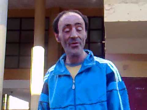 Chiringui de las Minas del Rif bailando , Melilla .