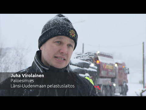 Ammattilaiset kertovat miten toimitaan raskaan kaluston ADR onnettomuuspaikalla (pitkä)