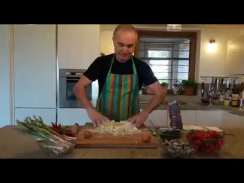 Mirco prepara gli Gnocchi con Vongole, Asparagi e Pomodorini Pachino