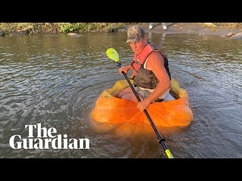 Man breaks record after paddling down Missouri River in giant hollowed-out pumpkin