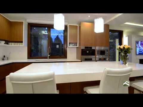 3175 Dickinson Crescent For Sale by Edith Chan