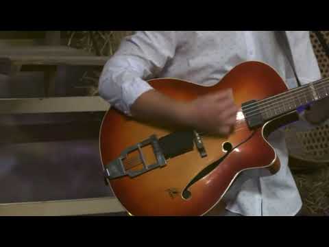 Ansambel Aktual - Neskončno zaljubljena (Modrijani)