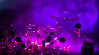 SLEATER-KINNEY - "Gimme Love" 12/31/16