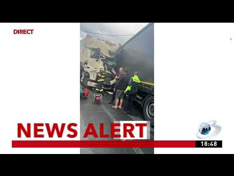 Accident grav pe DN6, după ce două TIR-uri s-au izbit violent, în Plugova