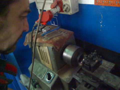 Ivan Broggio(pilota) al tornio..  "meccanico riparatore"