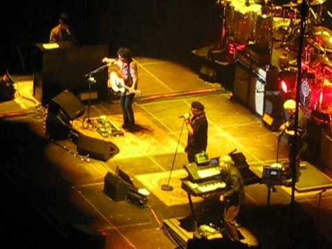 Toto - Bottom Of Your Soul (Live in Amsterdam, 2015)