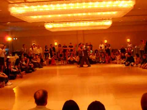  Cecilia Berra  and  Horacio Godoy  are  dancing  to  the  milonga  "  Milonga del Recuerdo  "