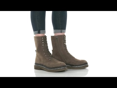 Vince Camuto Branda | 6pm