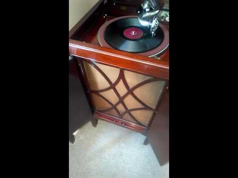 Casani Club Orchestra - Clap hands here comes Charlie (1934)