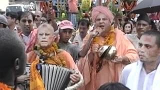 preview picture of video 'Nepal Ratha Yatra - 2006 - H.H.Jayapataka Swami Maharaja.'