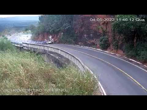 Vídeo mostra caminhão sem freio despencando no Portão do Inferno em Chapada dos Guimarães