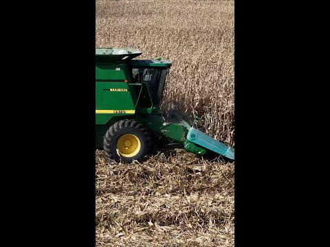 Farmers become key voting bloc in crucial Iowa midterm races