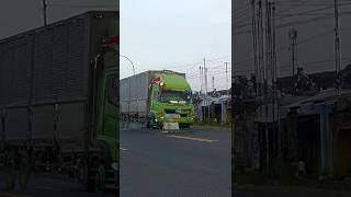 Download lagu Truk Wing Box Tronton long cassis panjang #shorts #viral #subscribe mp3 Download lagu Truk Wing Box Tronton long cassis panjang #shorts #viral #subscribe mp3