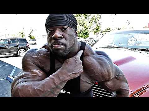 When Dumb Bodybuilders Try To Attack MMA Fighters!