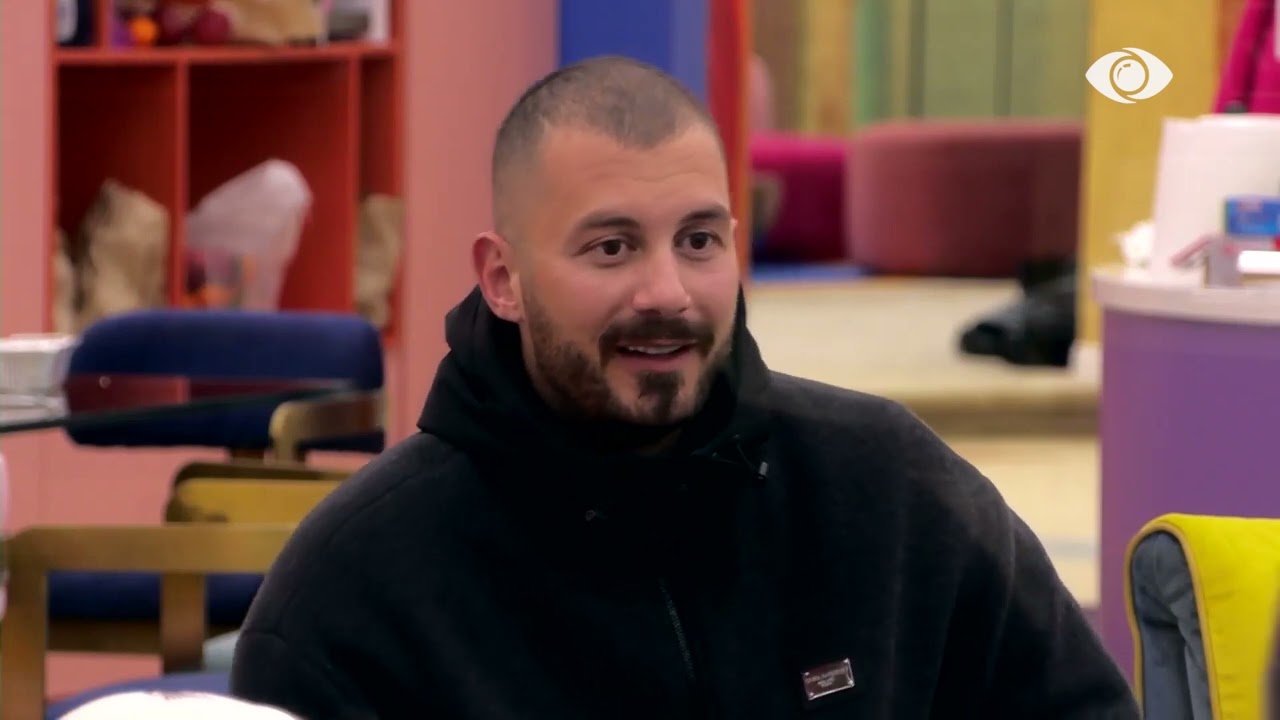 “Jam unë ai që rekruton nga cepi në cep apo ti?”/ Juli i kthehet Romeos: Po çfarë rekrutimi?!