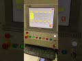 Riproduci video