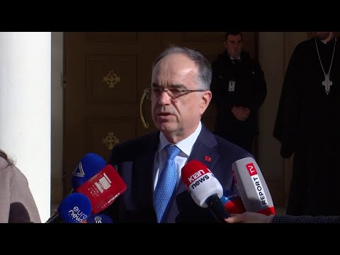 Top News - Politika uron besimtarët. Mesazhet e Begajt, Ramës, Peleshit dhe Berishës