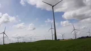 preview picture of video 'HD Geräuschemissionen von Windkraftanlagen in Holstein bei Hemmingstedt im Mai 2013'