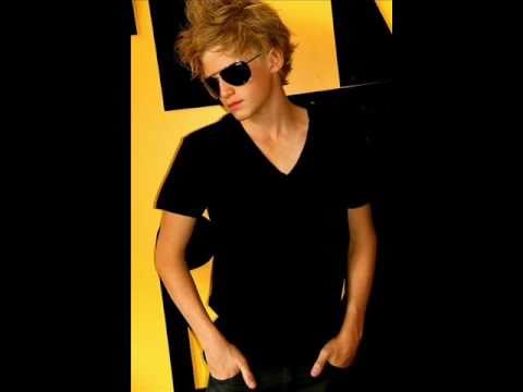 iYiYi ft Flo Rida - Cody Simpson (Deeper Voice)