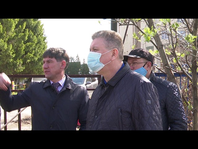 Сегодня глава Нурлатского района Алмаз Ахметшин побывал в капитально ремонтируемых дошкольных учреждениях