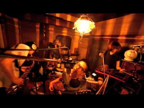 Band Feature: mothercoat