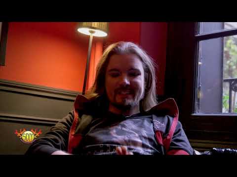 Seigneurs du Metal proudly presents 2mn with Perttu Kivilaakso, from Apocalyptica