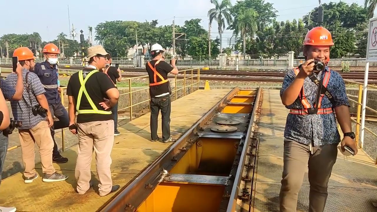 Berkunjung ke Depo Cipinang, Depo Lokomotif dan Kereta Terbesar di Indonesia