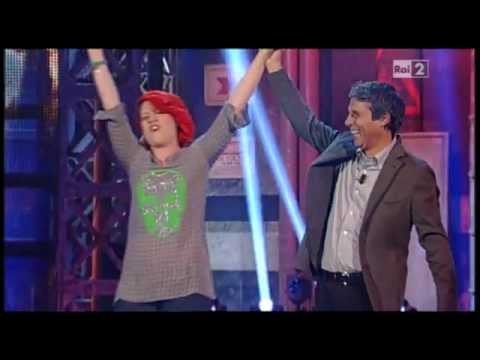 Noemi a Superclub (2) - 09.05.12 -  Noemi - Barbarossa su Bimba se sapessi (Citrosodina)