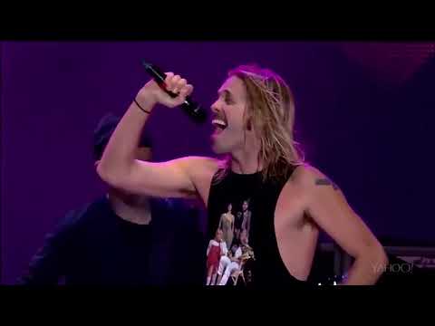 Foo Fighters with Rufus Taylor — Under Pressure