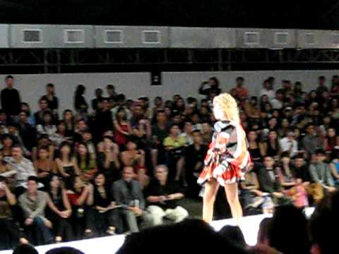 AFF 2009 - Vivienne Westwood Autumn/Winter 09/10 Anglomania Show (Opening)