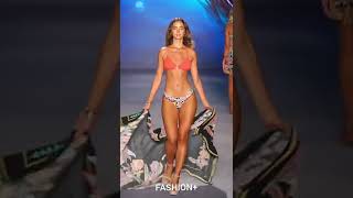 SWIMWEAR FASHION RUNWAY SHOW