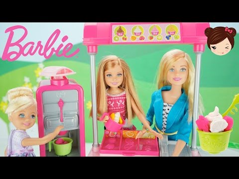 Barbie Heladeria de Yogurt con Play Doh -  Juegos  Serie de Muñeca Barbie en Español Video