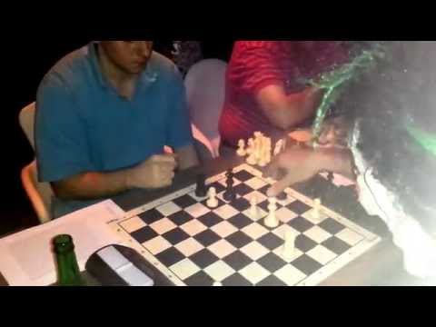 Ni los muertos vivientes pudieron con Enrique Tejedor