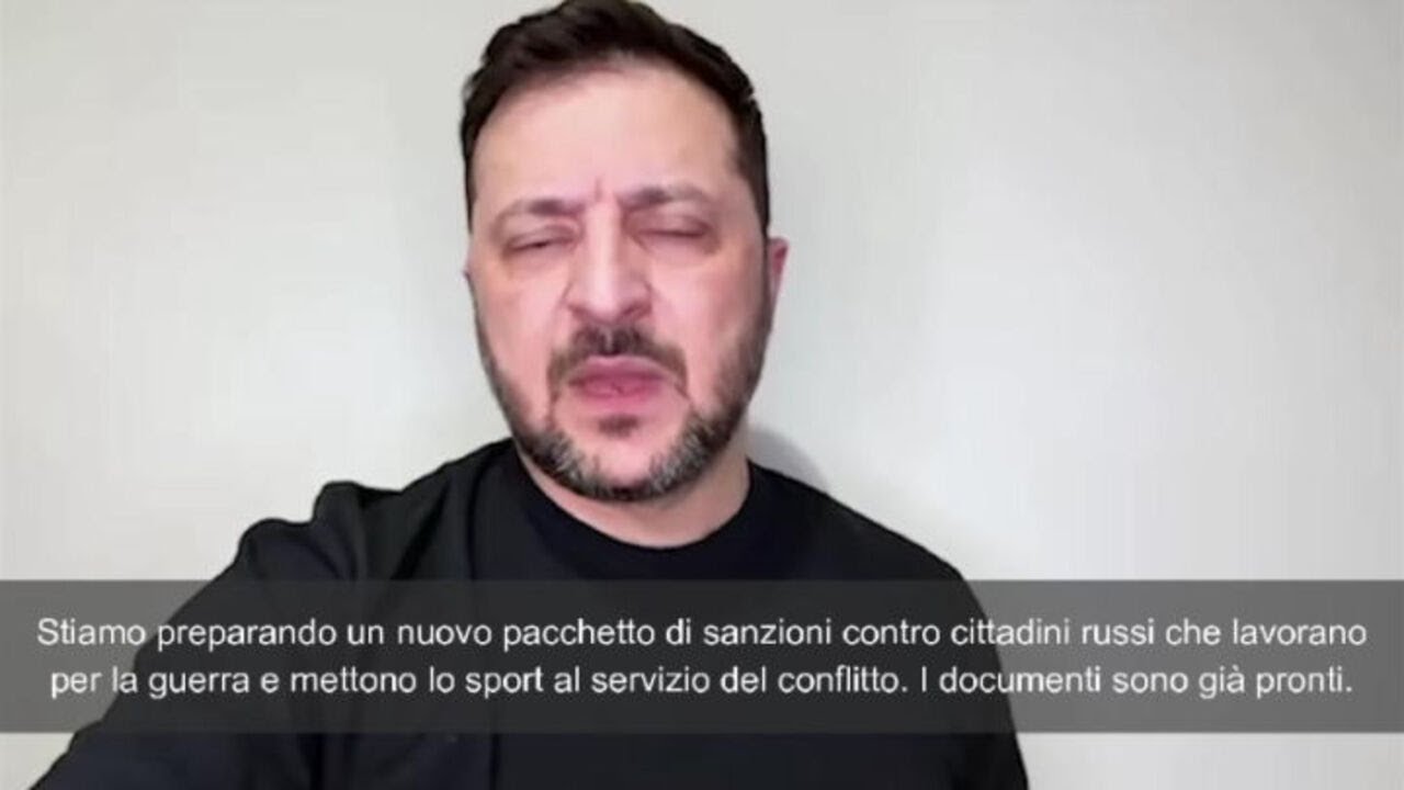 Zelensky: Sanzioni contro cittadini russi che lavorano per la guerra e usano anche lo sport