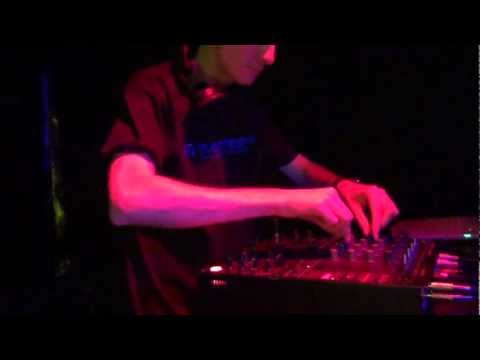 FreirE LIVE DJ SET @ ENTRANCE 09 - SALA STARVING - MADRID - (29-09-2012)