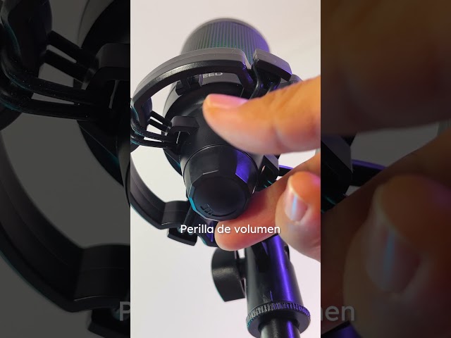 Vídeo relacionado con Vonyx CM320W microfono streaming cardioide de estudio USB blanco con efecto echo y ajuste de gain, interface de audio incorporada, salida de auriculares, soporte de mesa plegable y espuma para-vientos